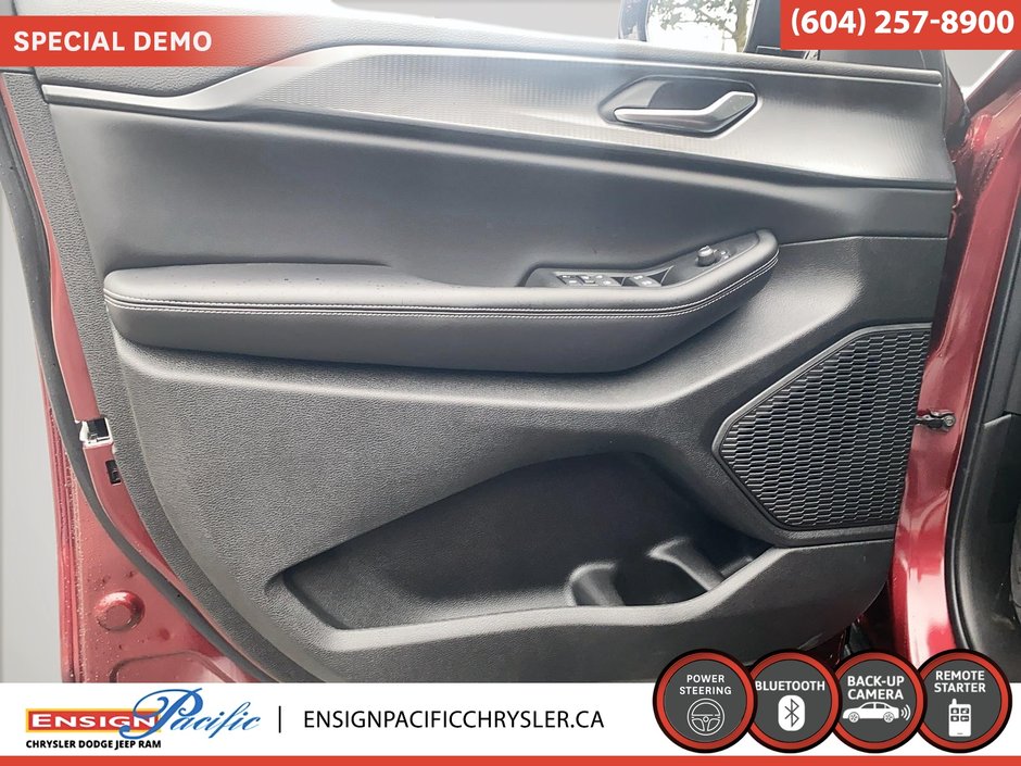 2024 Jeep Grand Cherokee Altitude Premium comfort meets legendary Jeep capability.