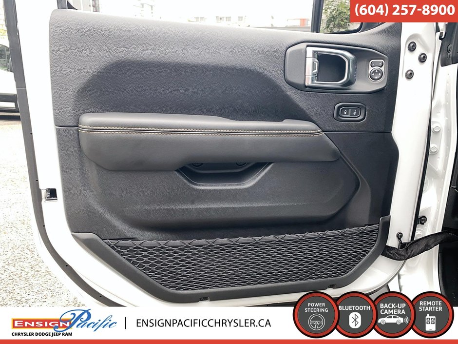 2025 Jeep WRANGLER 4-Door SAHARA