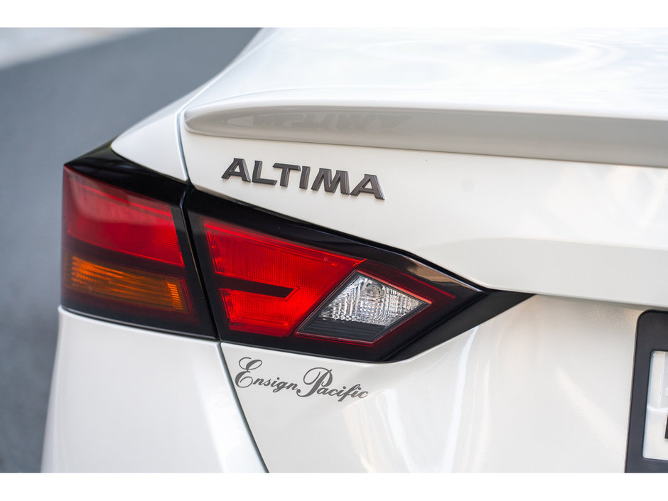 2023 Nissan Altima SR