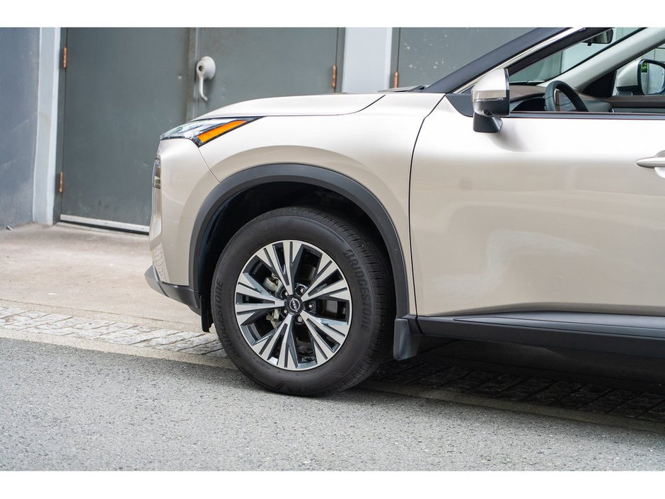 2023 Nissan Rogue SV Midnight Edition Bold Design. Smarter Drive.