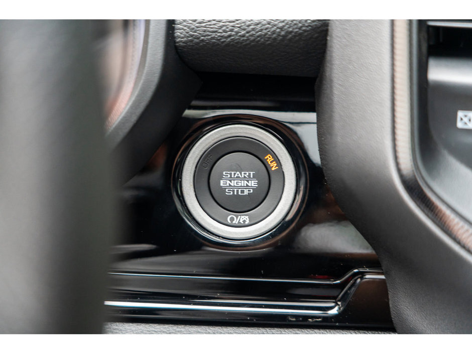 2025 Ram 1500 SPORT