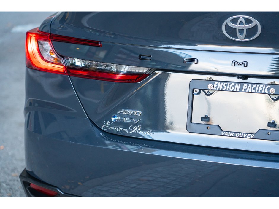 2025 Toyota Camry XSE Sporty Hybrid Efficiency with Everyday Comfort