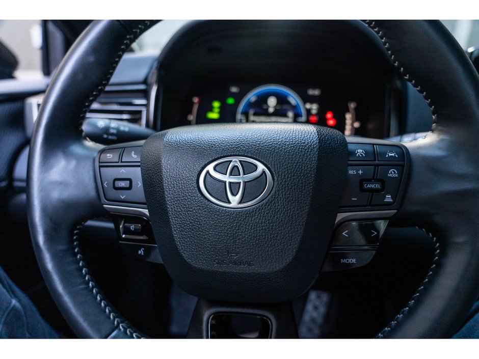 2025 Toyota Camry XSE Sporty Hybrid Efficiency with Everyday Comfort