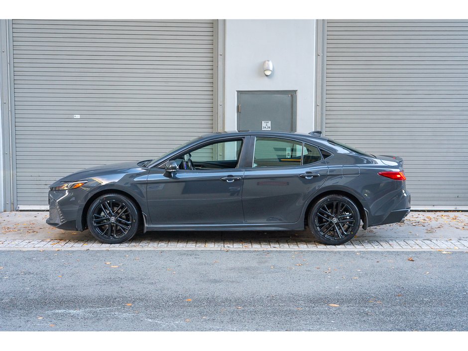 2025 Toyota Camry XSE Sporty Hybrid Efficiency with Everyday Comfort