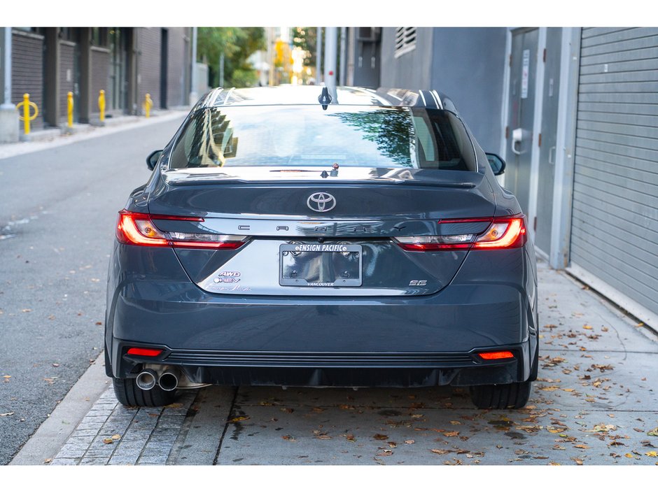 2025 Toyota Camry XSE Sporty Hybrid Efficiency with Everyday Comfort