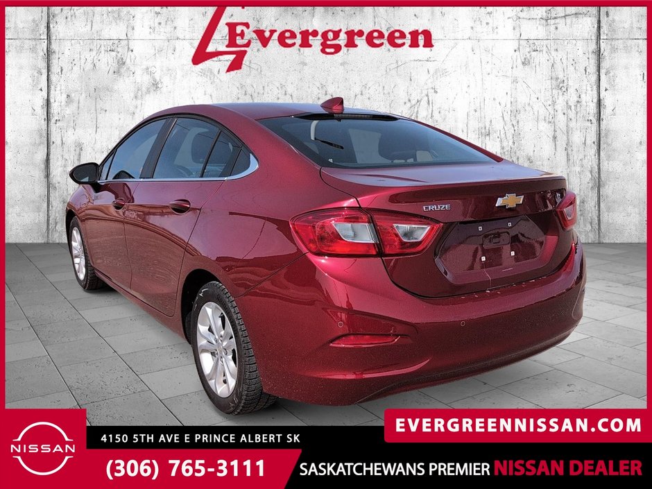 2019 Chevrolet Cruze LT GREAT FUEL ECONOMY AND SHARP LOOKING!