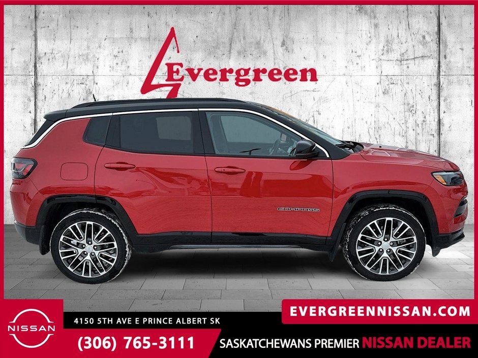 2024 Jeep Compass Limited ULTRA LOW KLMs ON THIS TRADE IN!