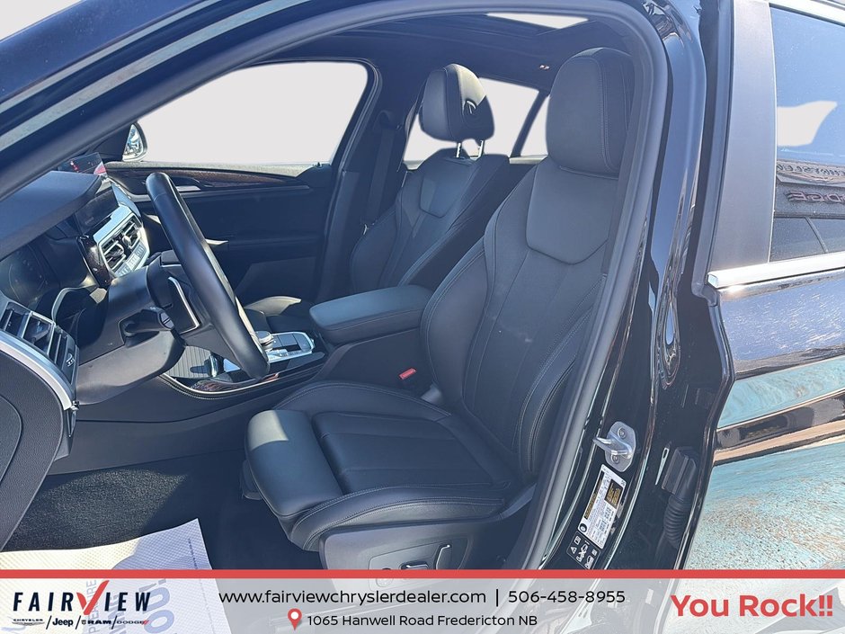 2025 BMW X4 xDrive30i