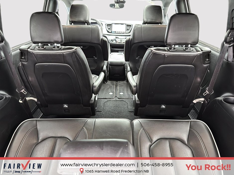 2025 Chrysler Pacifica Limited Fully loaded