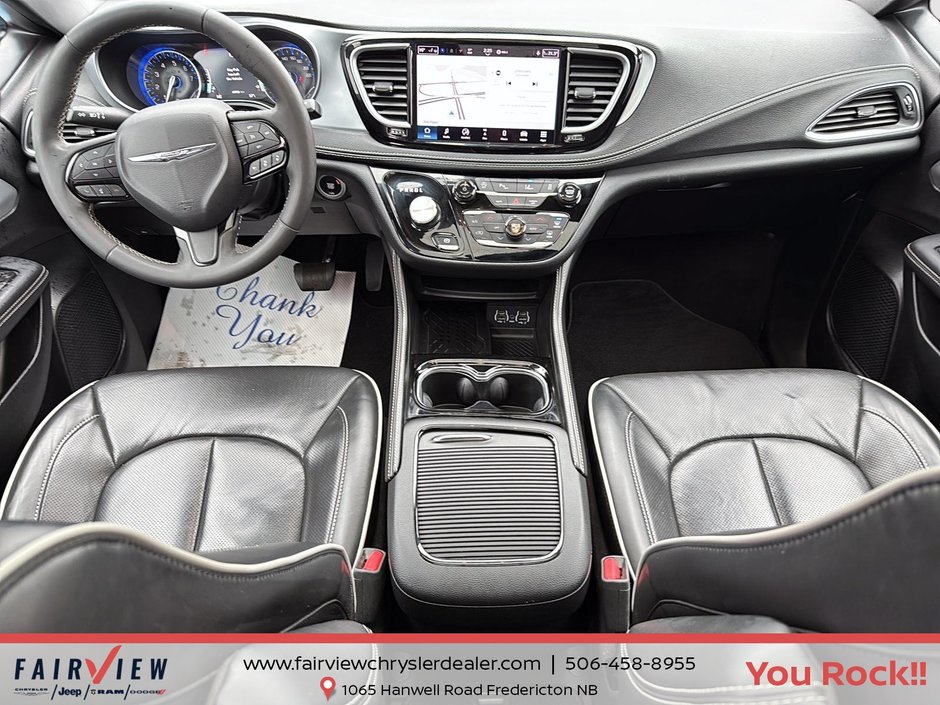 2025 Chrysler Pacifica Limited Fully loaded