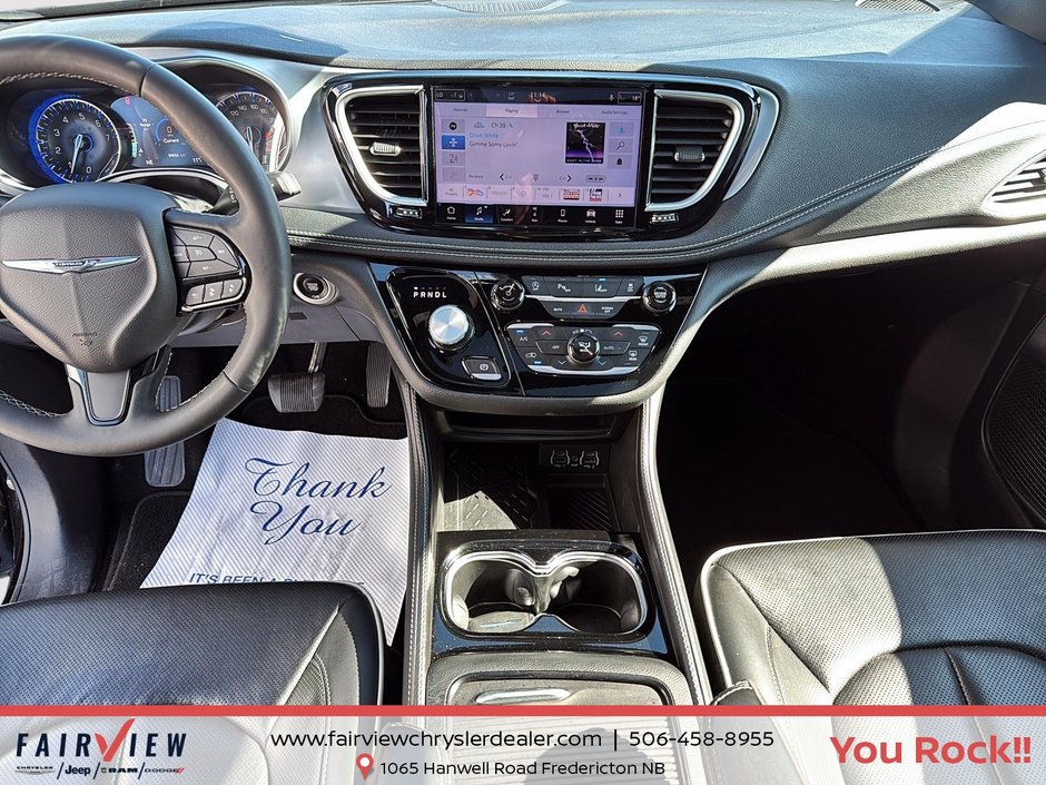 2025 Chrysler Pacifica Limited Sun and sound package power everything