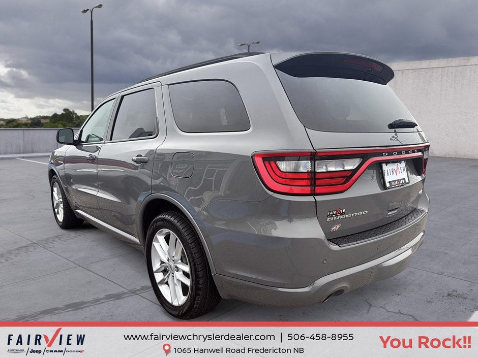 2025 Dodge Durango R/T Loaded with 5.7 hemi new tires, new brakes