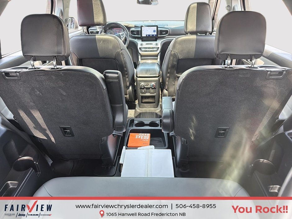 2021 Ford Explorer XLT Fully loaded, leather panoramic sunroof, advanced audio