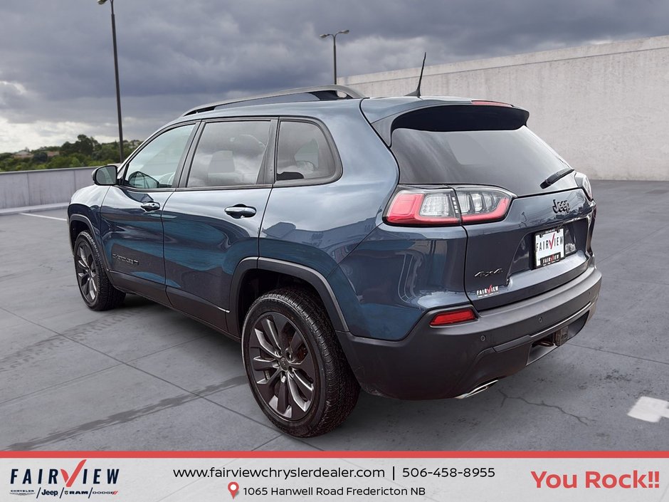 2021 Jeep Cherokee 80th Anniversary Leather, panoramic roof, trailer group