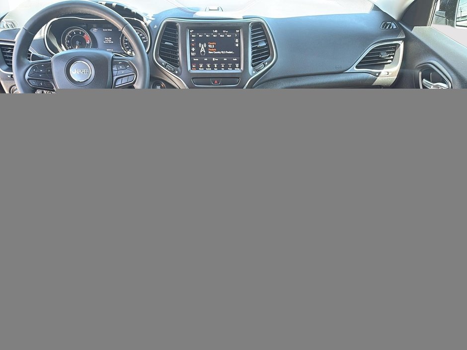 2022 Jeep Cherokee Trailhawk V6 immaculate condition
