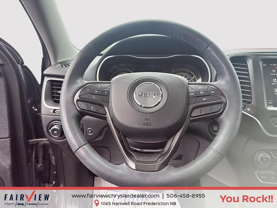 2022 Jeep Cherokee Trailhawk Elite With sun and sound group new brakes