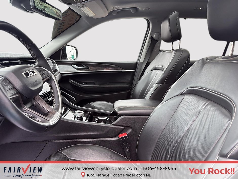 2022 Jeep Grand Cherokee L Limited Seven passenger, full panoramic roof 360 cameras heated cool seating