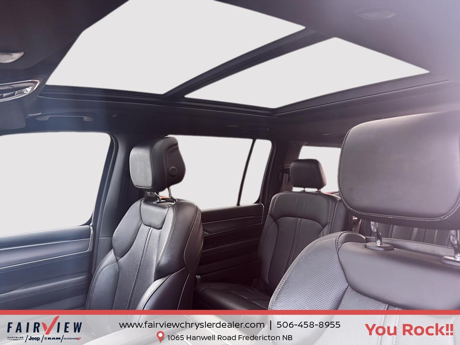 2023 Jeep Wagoneer Series II Carbide Full panoramic roof event safety group upgraded audio