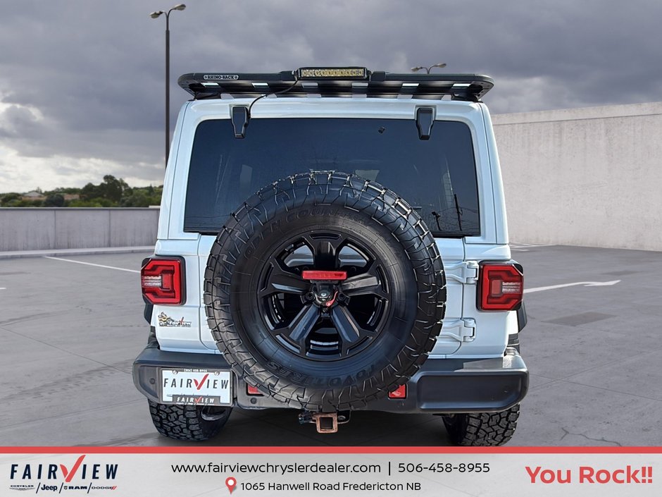 2021 Jeep Wrangler Unlimited Sahara New 35 inch tires , thousand dollars in accessories