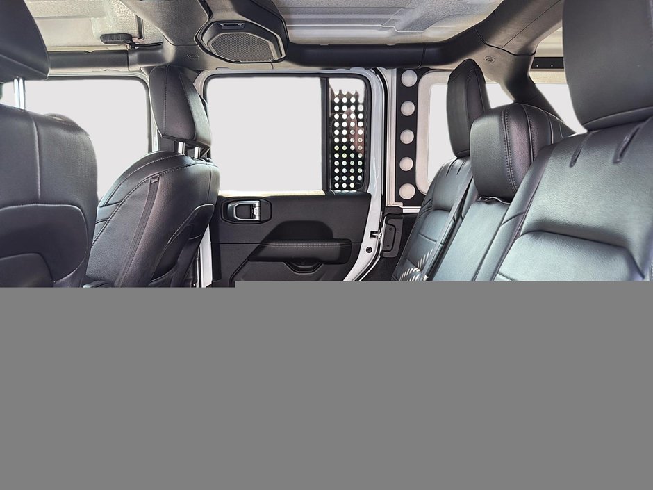 2021 Jeep Wrangler Unlimited Sahara New 35 inch tires , thousand dollars in accessories