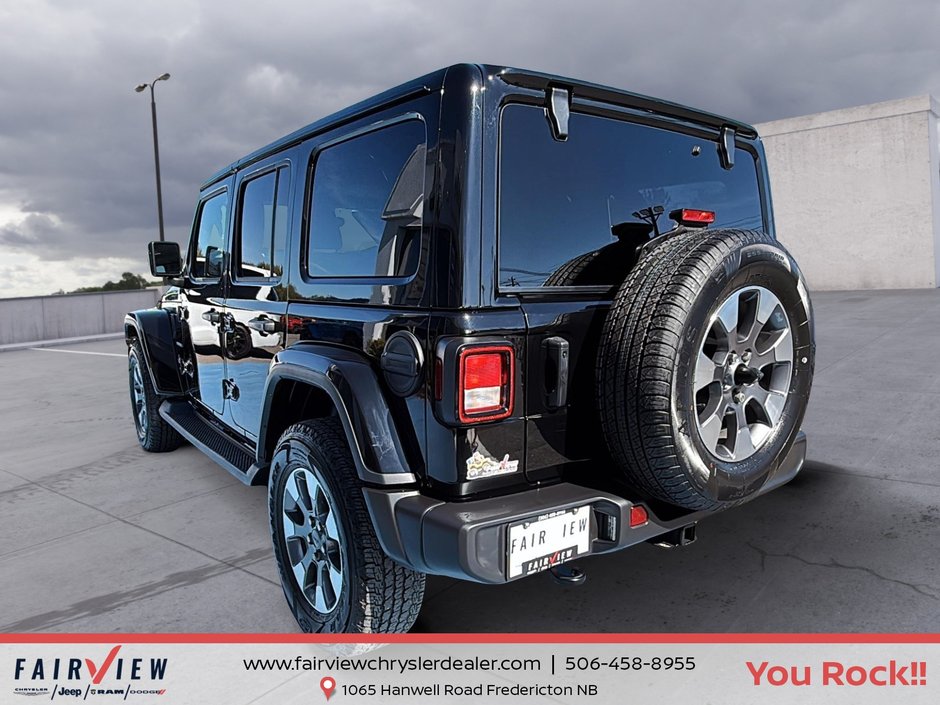 2023 Jeep Wrangler Sahara Fully loaded leather navigation, amazing condition