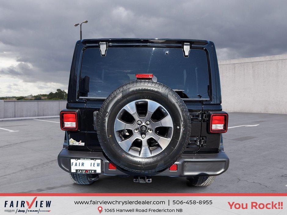 2023 Jeep Wrangler Sahara Fully loaded leather navigation, amazing condition