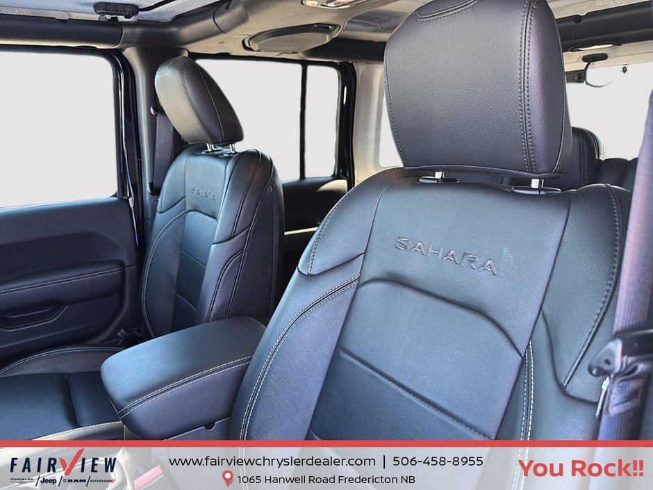 2023 Jeep Wrangler Sahara Fully loaded leather navigation, amazing condition