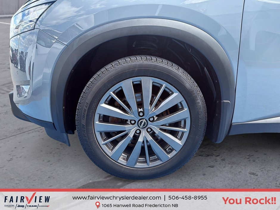 2022 Nissan Pathfinder SL night edition Absolutely like new condition, seven passenger leather sunroof, fully loaded