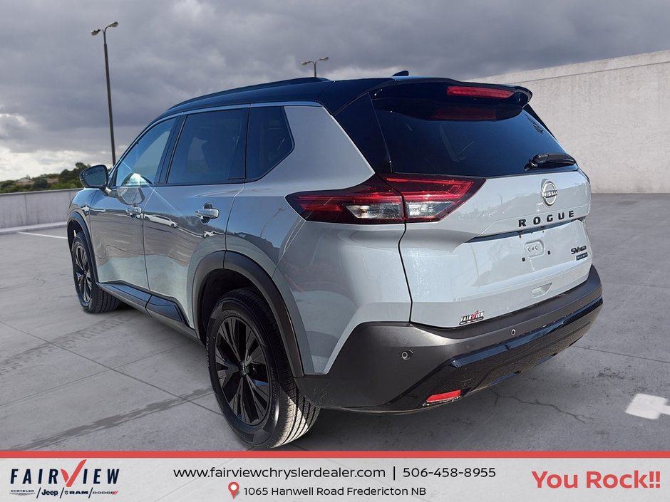 2023 Nissan Rogue SV midnight edition Fully loaded, leather sunroof, NAV black edition 360 camera cameras