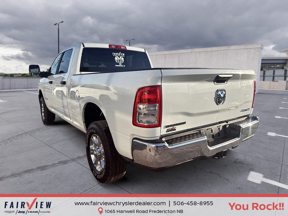 2024 Ram 3500 Big Horn  Amazing condition 6.4 L gas