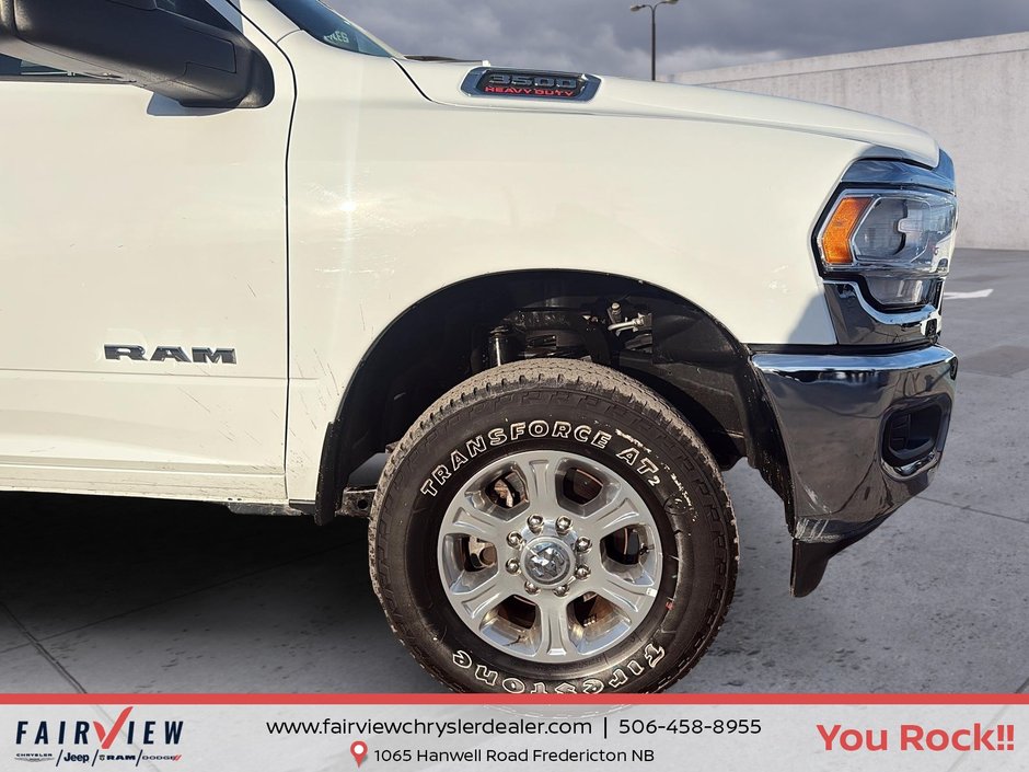 2024 Ram 3500 Big Horn  Amazing condition 6.4 L gas