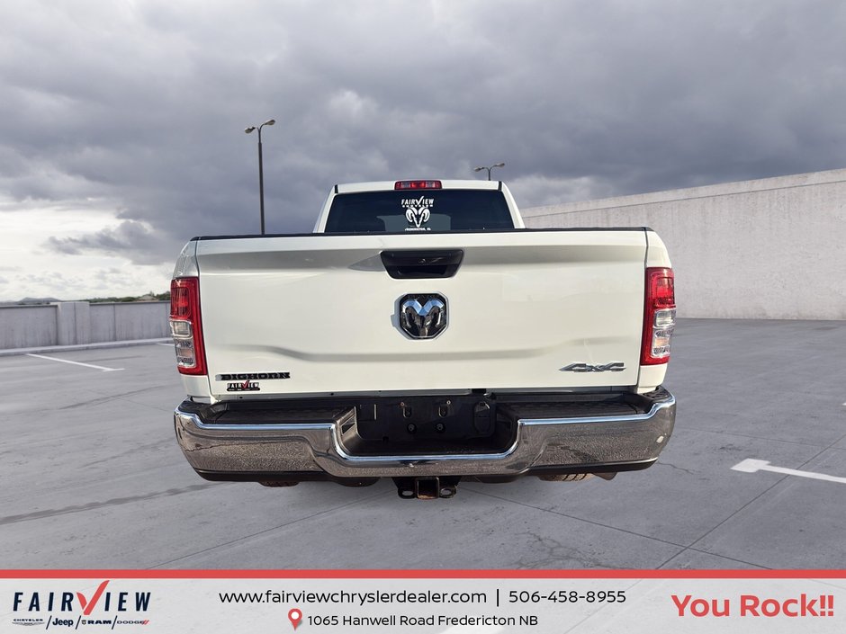 2024 Ram 3500 Big Horn  Amazing condition 6.4 L gas