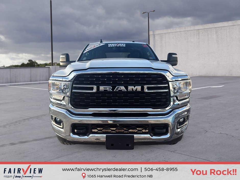 2024 Ram 3500 Big Horn  Amazing condition 6.4 L gas
