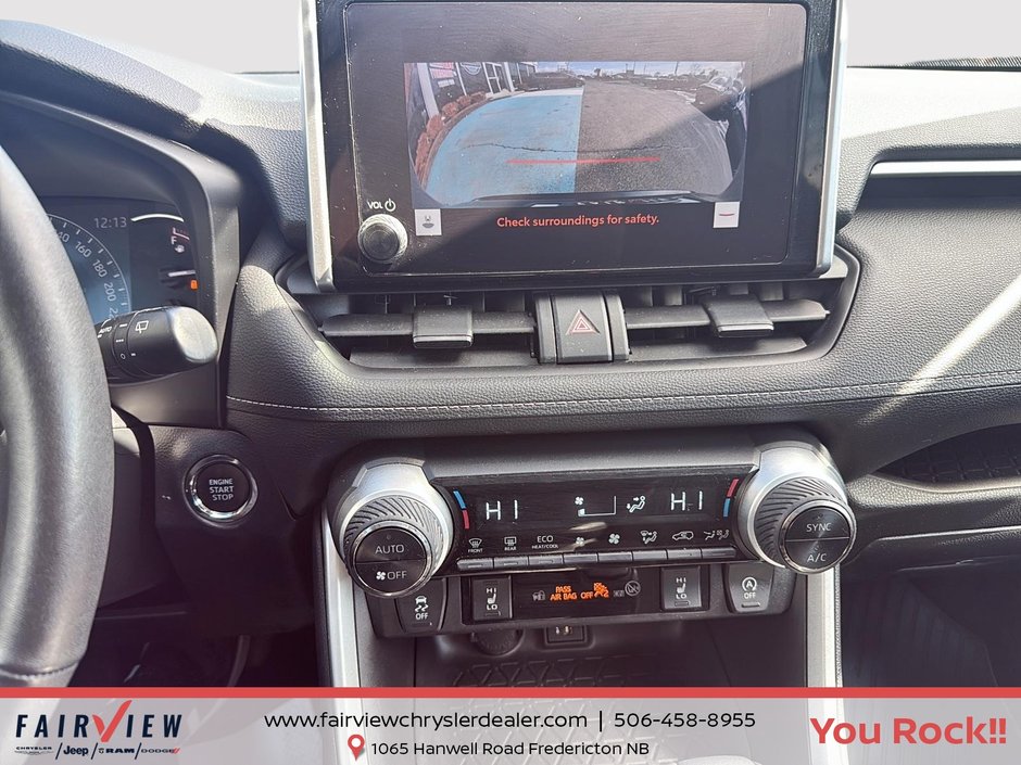 2023 Toyota RAV4 XLE EXL with sunroof and sound package new tires