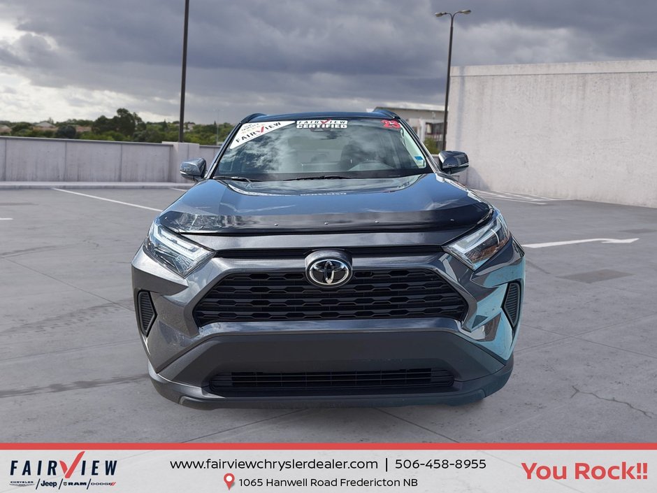 2023 Toyota RAV4 XLE EXL with sunroof and sound package new tires