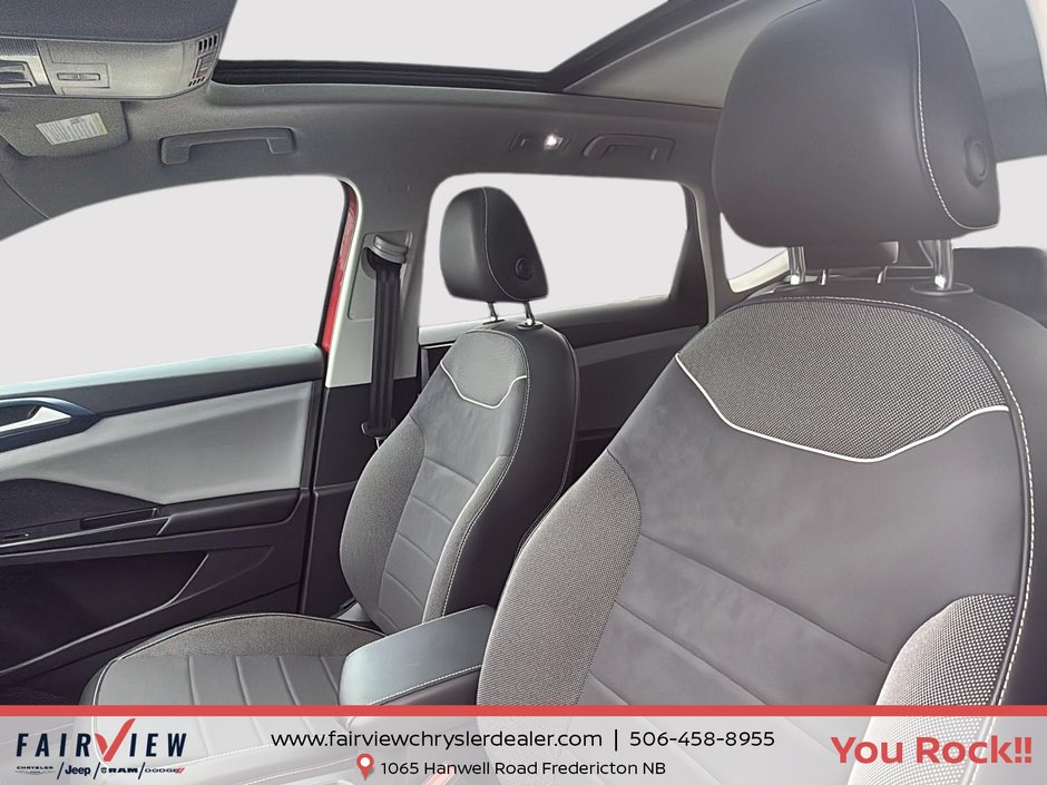 2023 Volkswagen Taos Comfortline Fully loaded with sun and sound  group