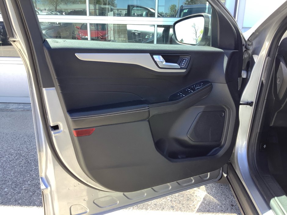 2021 Ford Escape SEL-11