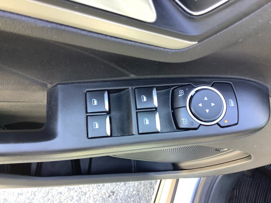 2021 Ford Escape SEL-12