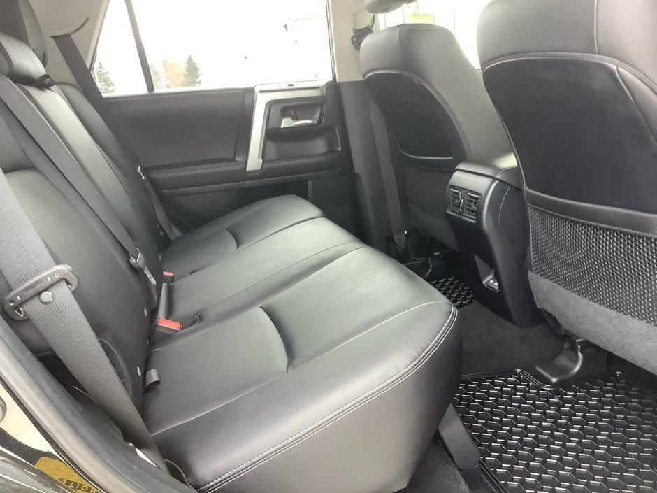 2023 Toyota 4 RUNNER-3