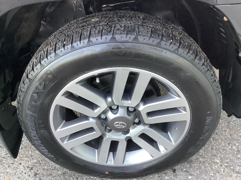 2022 Toyota 4RUNNER-17