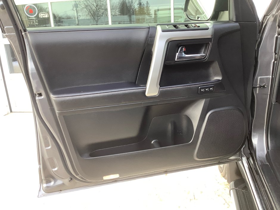 2023 Toyota 4RUNNER-10