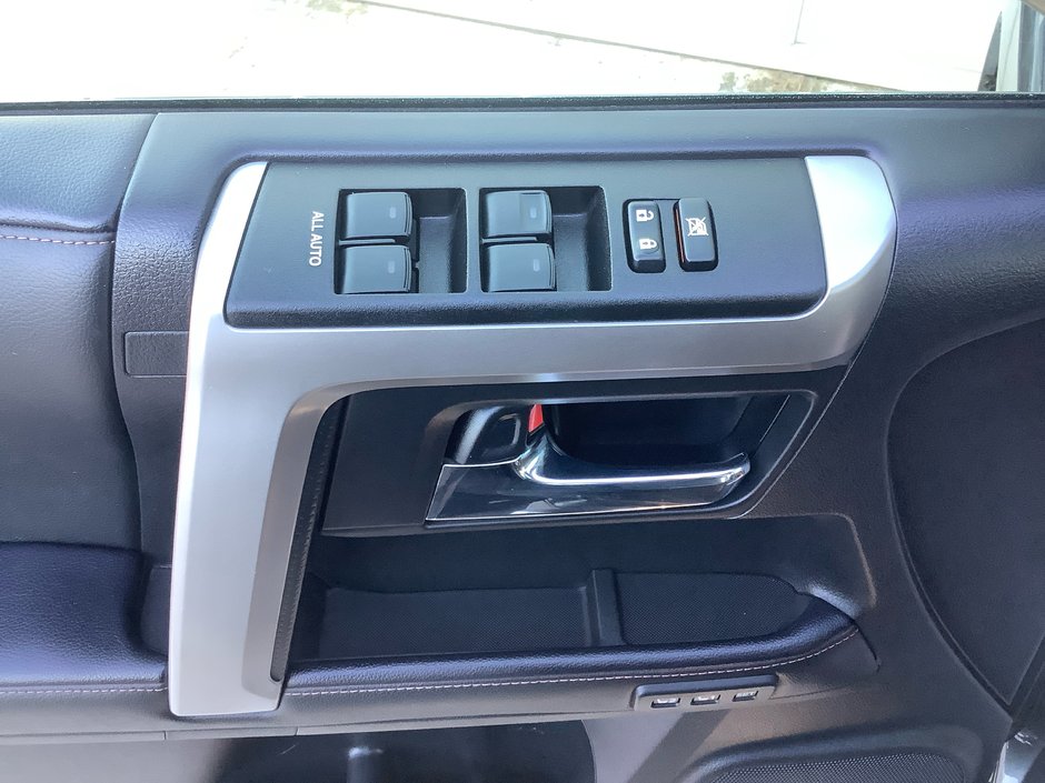 2023 Toyota 4RUNNER-33