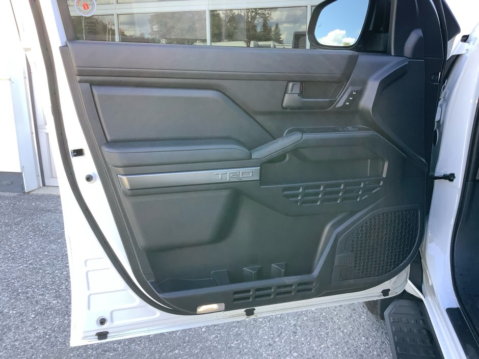 2025 Toyota 4RUNNER TRD OFF ROAD PR-10