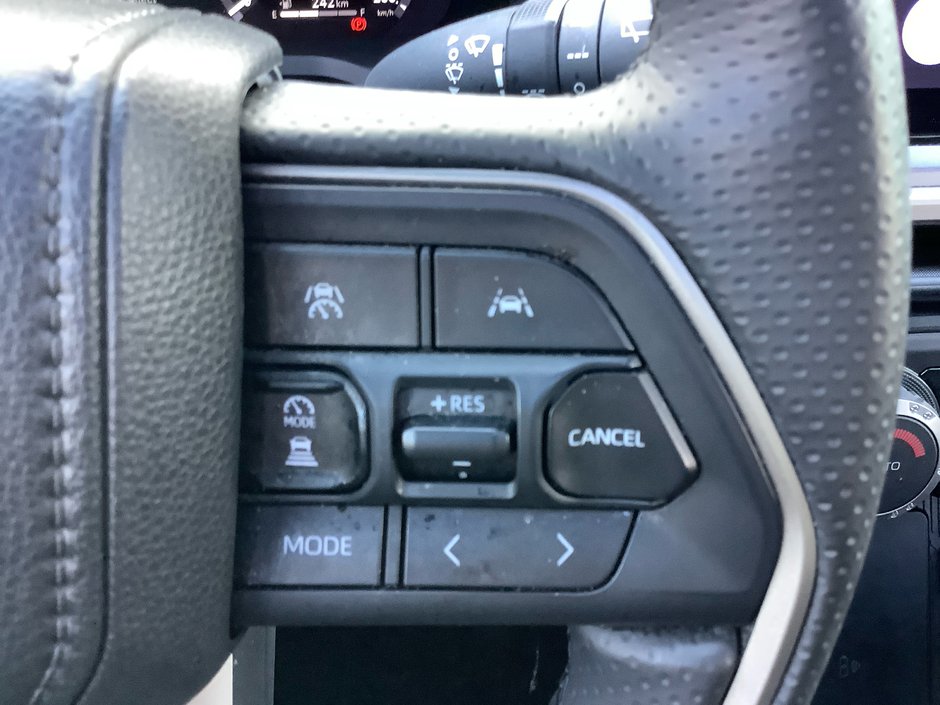 2025 Toyota 4RUNNER TRD OFF ROAD PR-17