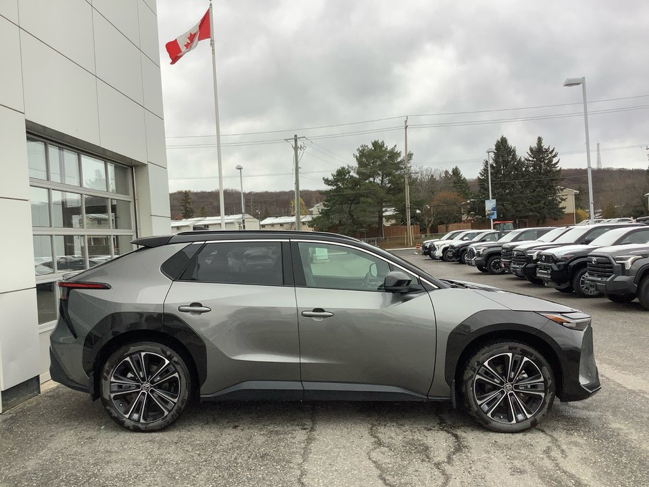 25 Toyota BZ4X XLE-3