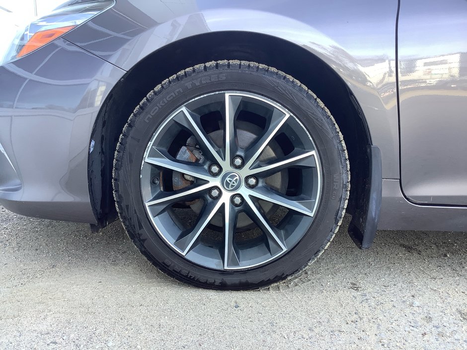 2016 Toyota CAMRY XSE-9