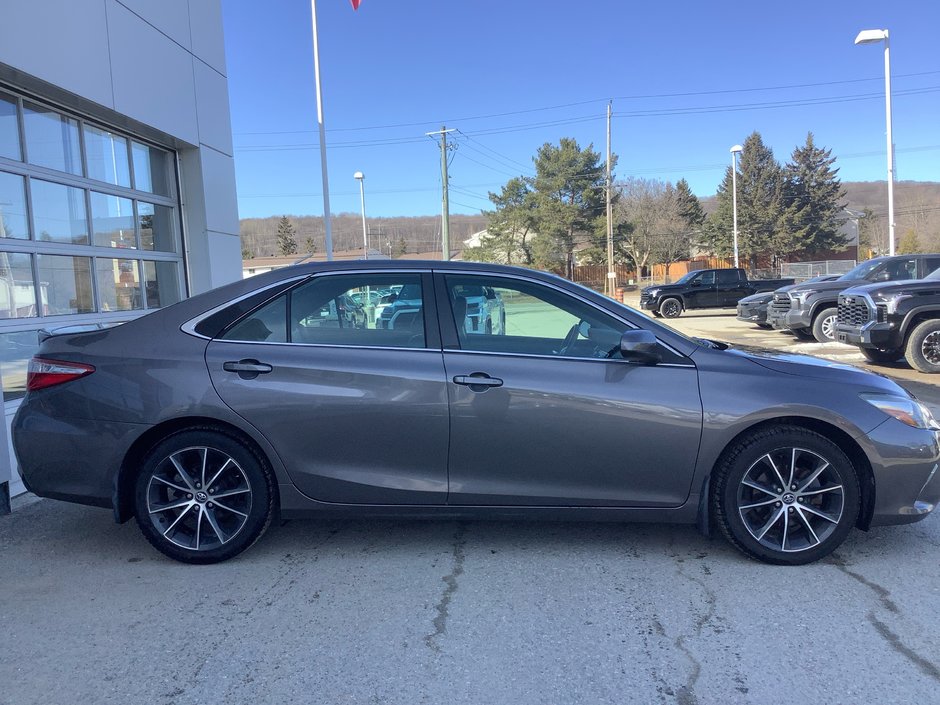2016 Toyota CAMRY XSE-3