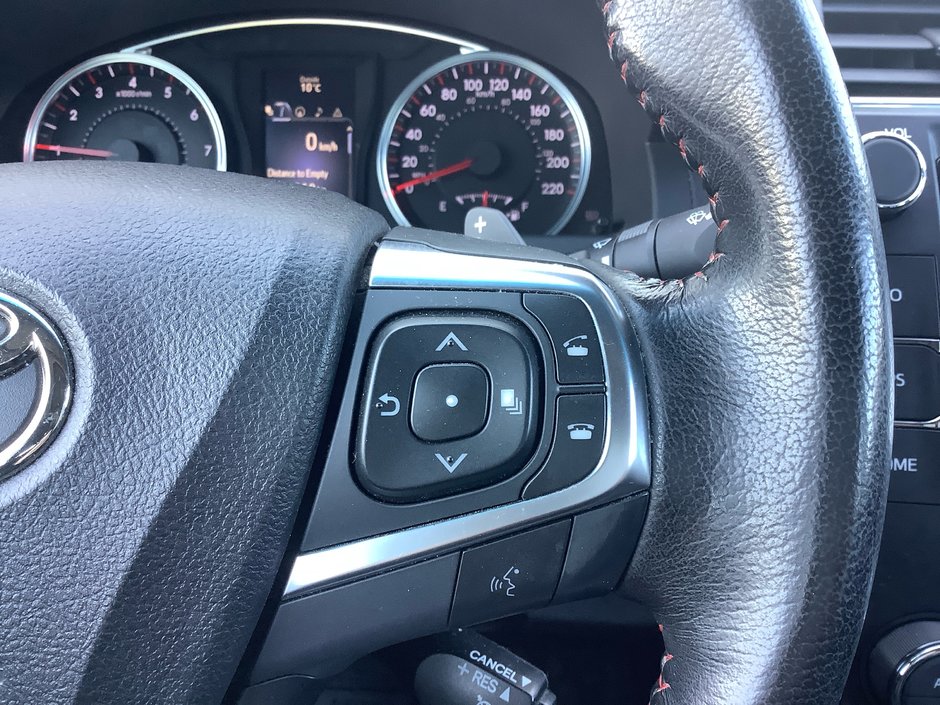 2016 Toyota CAMRY XSE-19