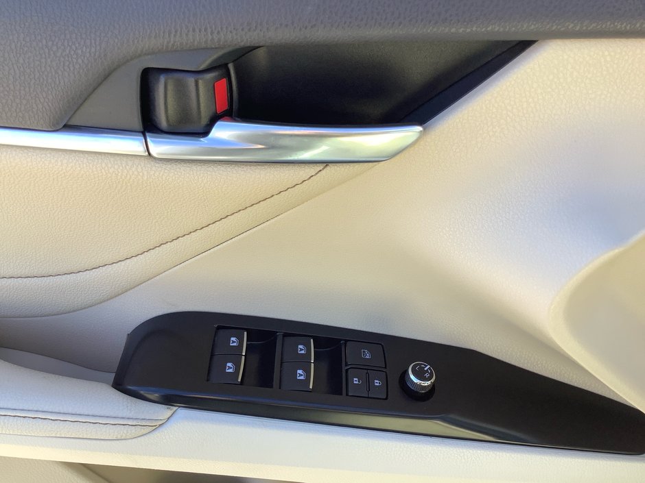 2018 Toyota Camry-17