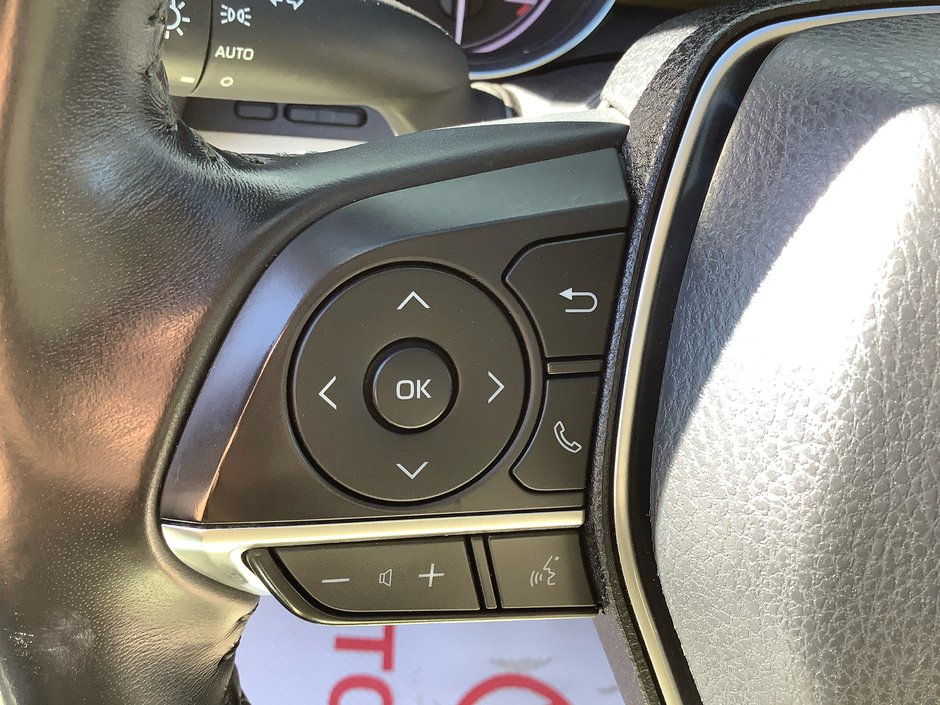 2018 Toyota Camry-18